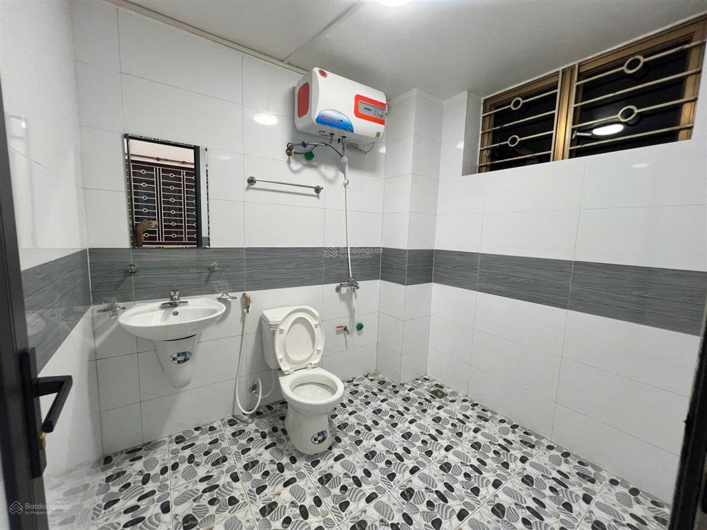 Cho thuê nguyên căn phố hoàng liệt, linh đàm,95m,4tầng,mt6.5m, lô góc, ô tô tránh, gần hồ linh đàm.