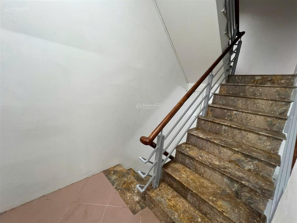 Cho thuê nguyên căn phố hoàng liệt, linh đàm,95m,4tầng,mt6.5m, lô góc, ô tô tránh, gần hồ linh đàm.