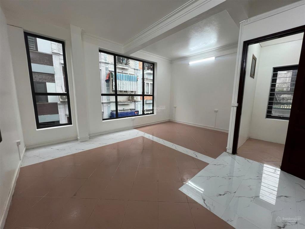 Cho thuê nguyên căn phố hoàng liệt, linh đàm,95m,4tầng,mt6.5m, lô góc, ô tô tránh, gần hồ linh đàm.