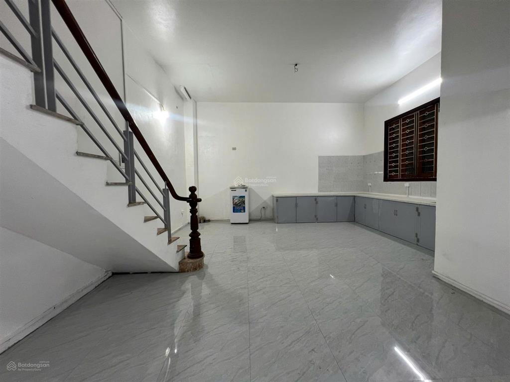 Cho thuê nguyên căn phố hoàng liệt, linh đàm,95m,4tầng,mt6.5m, lô góc, ô tô tránh, gần hồ linh đàm.