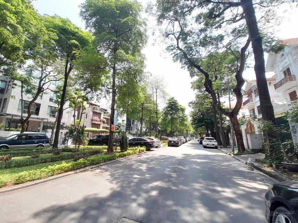 Cho thuê nguyên căn biệt thự mặt phố nguyễn duy trinh, kđt bán đảo linh đàm, 270m, 4 tầng,mt13m