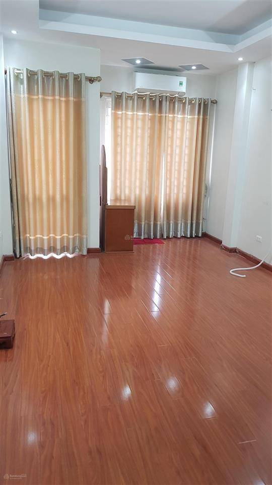 Cho thuê nhà riêng 11 triệu, 60m2, 4pn, 4wc tại số nhà 11 ngõ 270, hoàng mai, hà nội