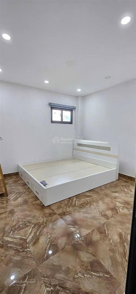 Bán nhà giá 3 tỷ 500tr hxh 6m ở đ.nguyễn văn tăng, p.long phước, 56m2, 5pn, 3wc,shr