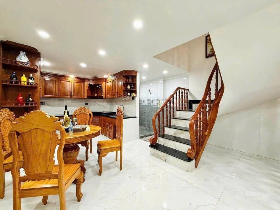 Bán nhà giá 2 tỷ 890tr hxh 8m ở hiệp bình, thủ đức, 70m2, 3pn, 3wc,shr