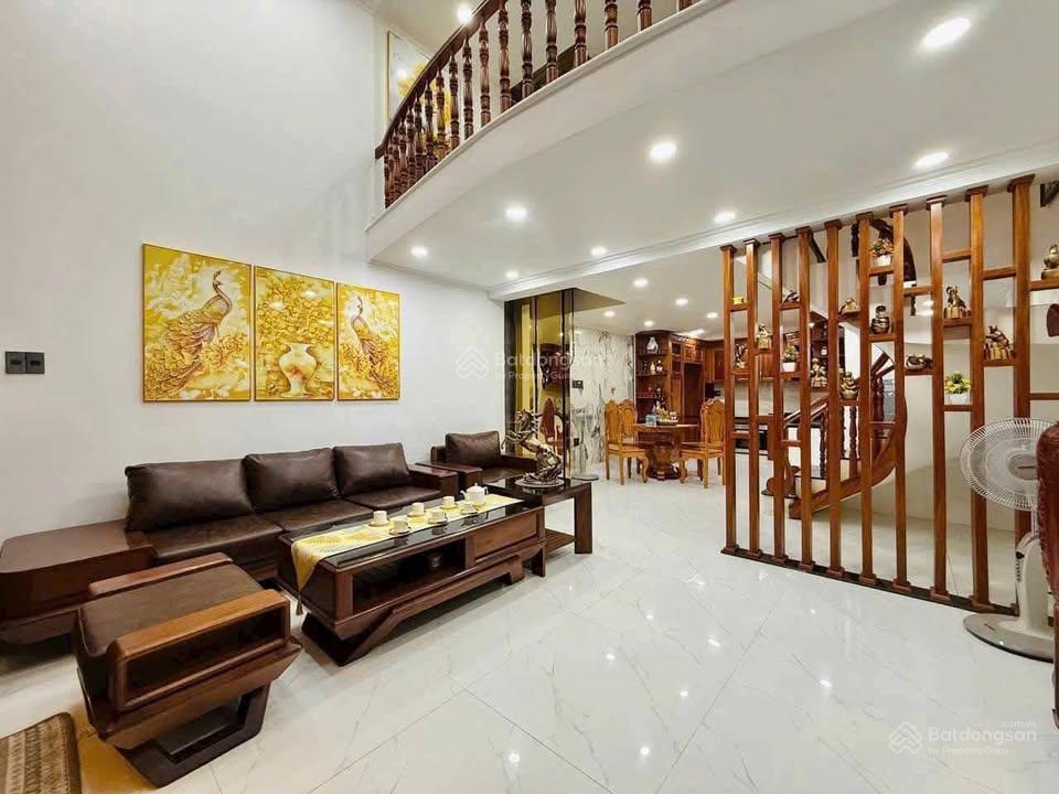 Bán nhà giá 2 tỷ 890tr hxh 8m ở hiệp bình, thủ đức, 70m2, 3pn, 3wc,shr