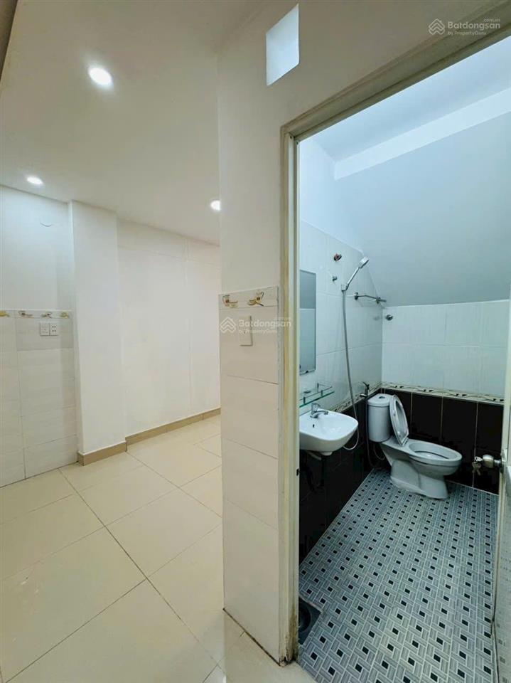 Cần bán nhà giá 2tỷ690 hxh 6m đ.võ văn ngân, p.linh chiểu,thủ đức65,6m2,shr