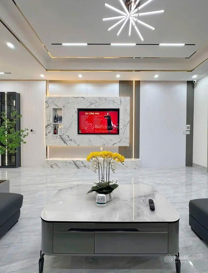 Bán nhà giá 2tỷ390tr hxh 6m đ.lã xuân oai, p.tăng nhơn phú a, q.9,40m2,shr