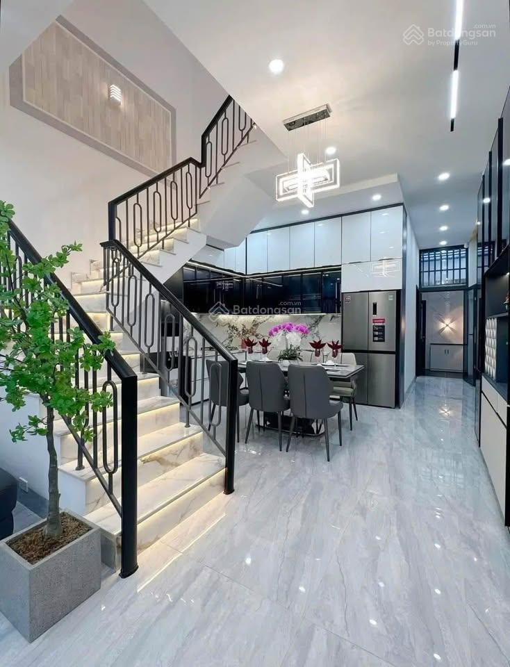 Bán nhà giá 2tỷ390tr hxh 6m đ.lã xuân oai, p.tăng nhơn phú a, q.9,40m2,shr