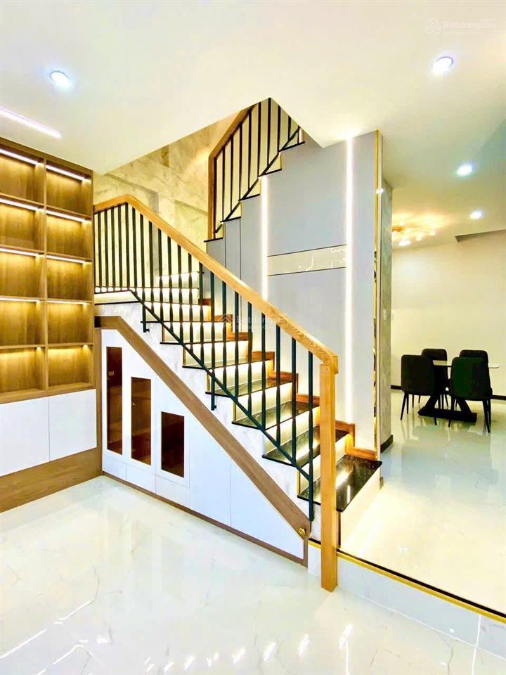 Bán nhà giá 2 tỷ 300tr hxh 6m ở đ.võ văn ngân, p.linh chiểu, thủ đức, 70m2, 3pn, 3wc,shr