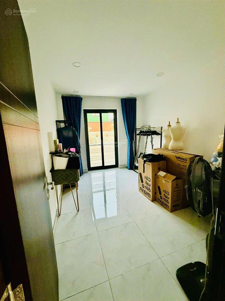Bán nhà q3 cũ, 5 tầng ,5pn, sát chợ, tiện mua ở và cho thuê có thu nhập ổn định  chỉ 7,5 tỷ ở ngay