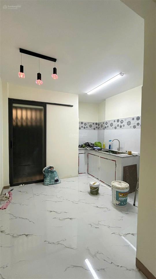 Nhà bán phường bàn cờ q3 cũ  trệt lầu  2 phòng ngủ mới vào ở ngay  sát chợ  chỉ 5.8 tỷ