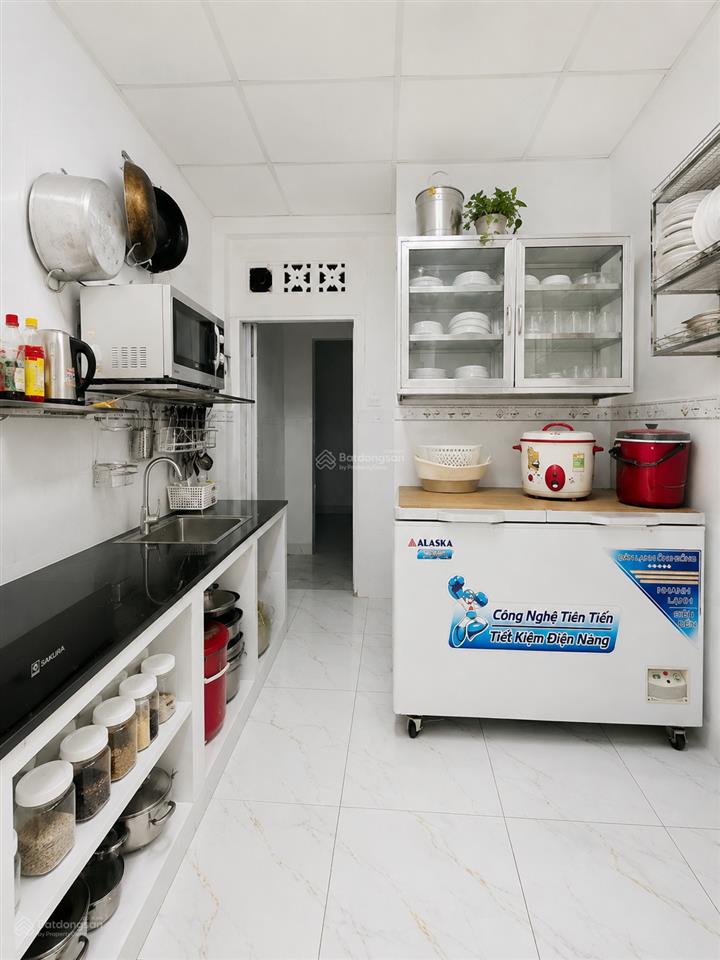 Bán nhà trung tâm q3  dt 30m2  sát mt võ văn tần đang ở và kinh doanh  vị trí thuận tiện ,6,5 tỷ
