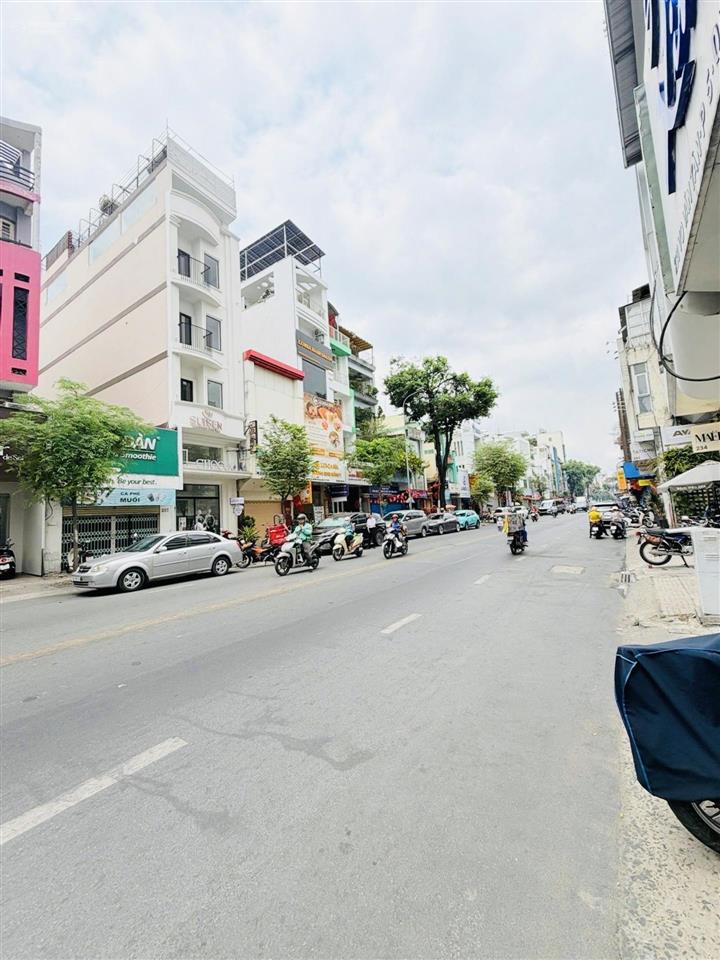 Bán nhà trung tâm q3  dt 30m2  sát mt võ văn tần đang ở và kinh doanh  vị trí thuận tiện ,6,5 tỷ