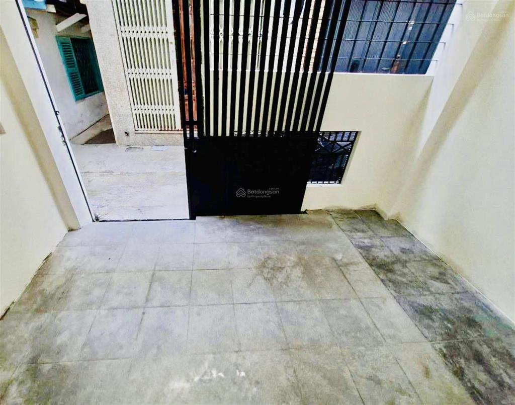 Bán nhà trệt  lầu q3 cũ dt 56m2  ngang hơn 4m  lý chính thắng.p. xuân hoà  chỉ 7,68 tỷ