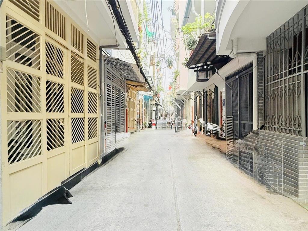 Bán nhà đẹp trung tâm quận 3  hẻm nguyễn đình chiểu  5 tầng btct  chỉ 5,2 tỷ, phuường bàn cờ.