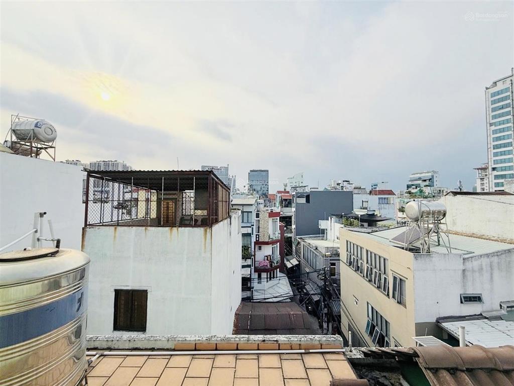 Bán nhà đẹp trung tâm quận 3  hẻm nguyễn đình chiểu  5 tầng btct  chỉ 5,2 tỷ, phuường bàn cờ.
