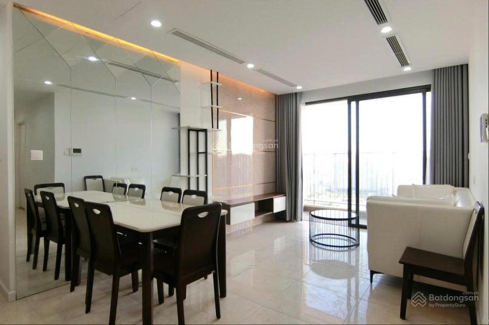 Hiếm! vinhomes d'capitale 76m2, 2 ngủ, đồ xịn, view thoáng, 8.3 tỷ