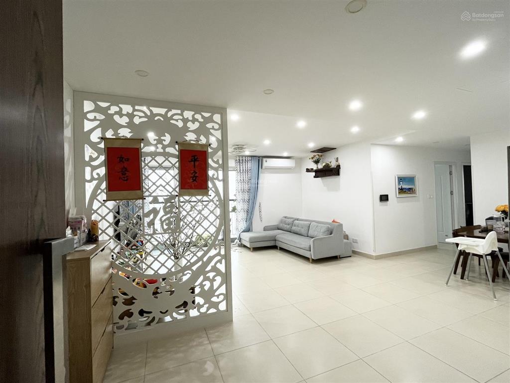 Chuyển nhượng căn hộ 3pn,dt 105m2 siêu xinh  đã full đồ xịn tại seasons avenue [8.4 tỷ]
