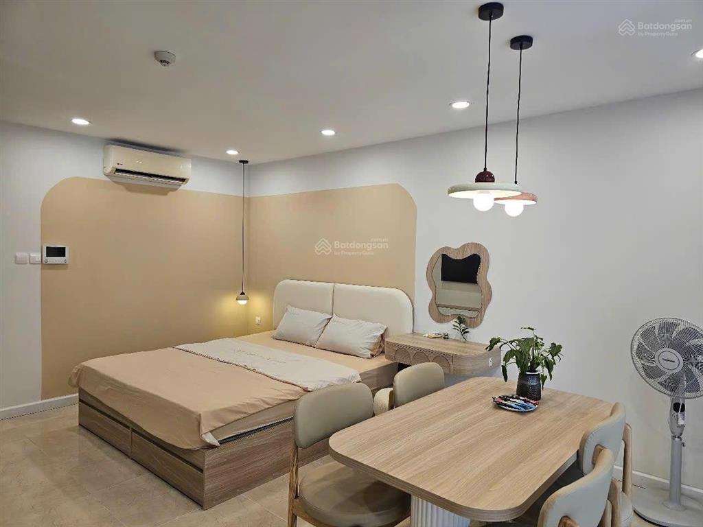 2,9 tỷx (x cực min)  studio tòa c2 đẹp tại vinhomes d'capitale/ full đồ như hình
