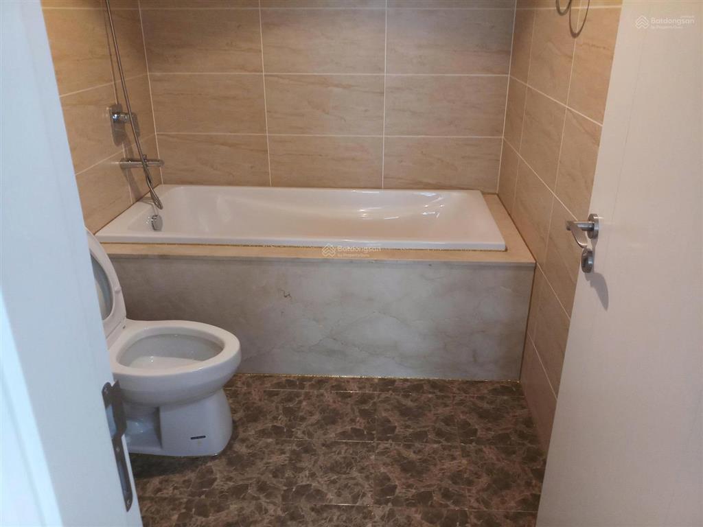 Bán căn 2 ngủ vinhomes d'capitale 83m2/ c6 tầng trung view hồ thoáng mát về hè giá trao đổi