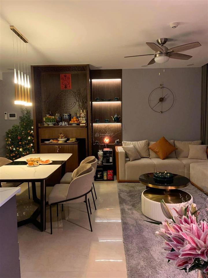 Bán gấp căn 3pn, dt 93m2, tầng trung view thành phố đẹp tại vinhomes d'capitale, giá 10 tỷ