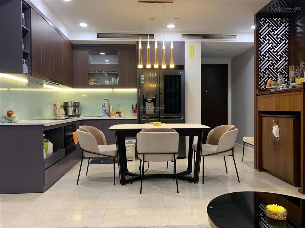 Bán gấp căn 3pn, dt 93m2, tầng trung view thành phố đẹp tại vinhomes d'capitale, giá 10 tỷ