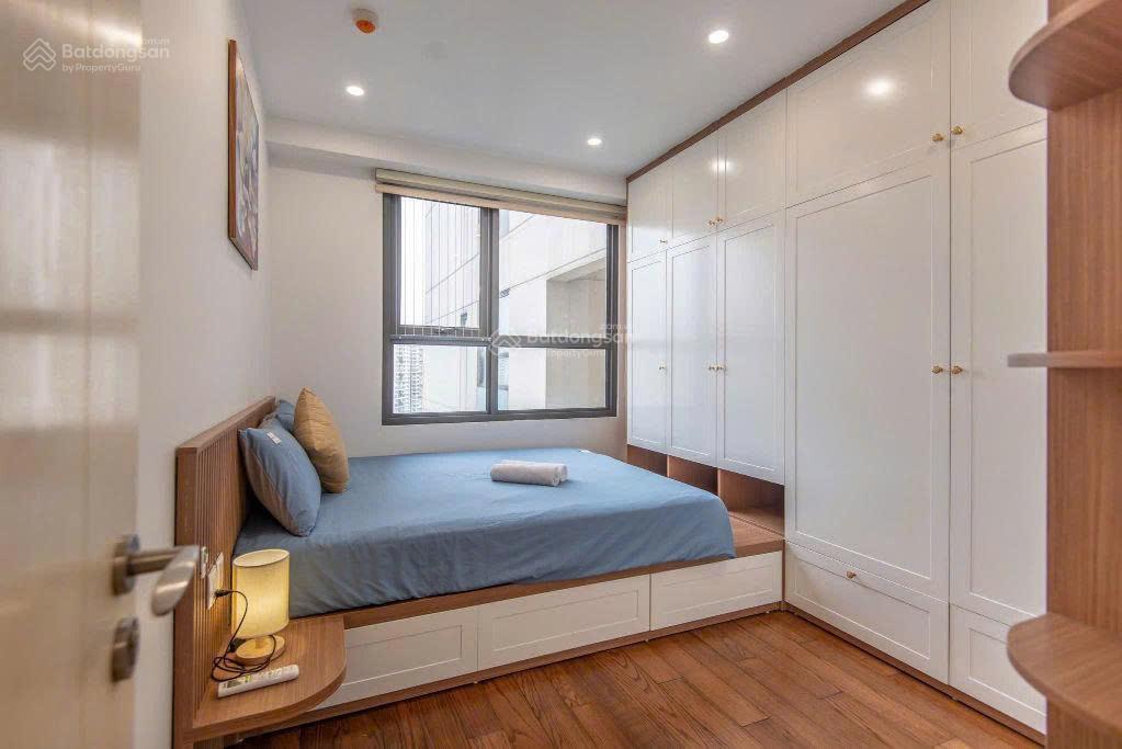 Căn 2 ngủ vinhomes d'capitale tại c3, dt 74m², view hồ đẹp  tầng trung  giá tốt 9 tỷ [full đồ]