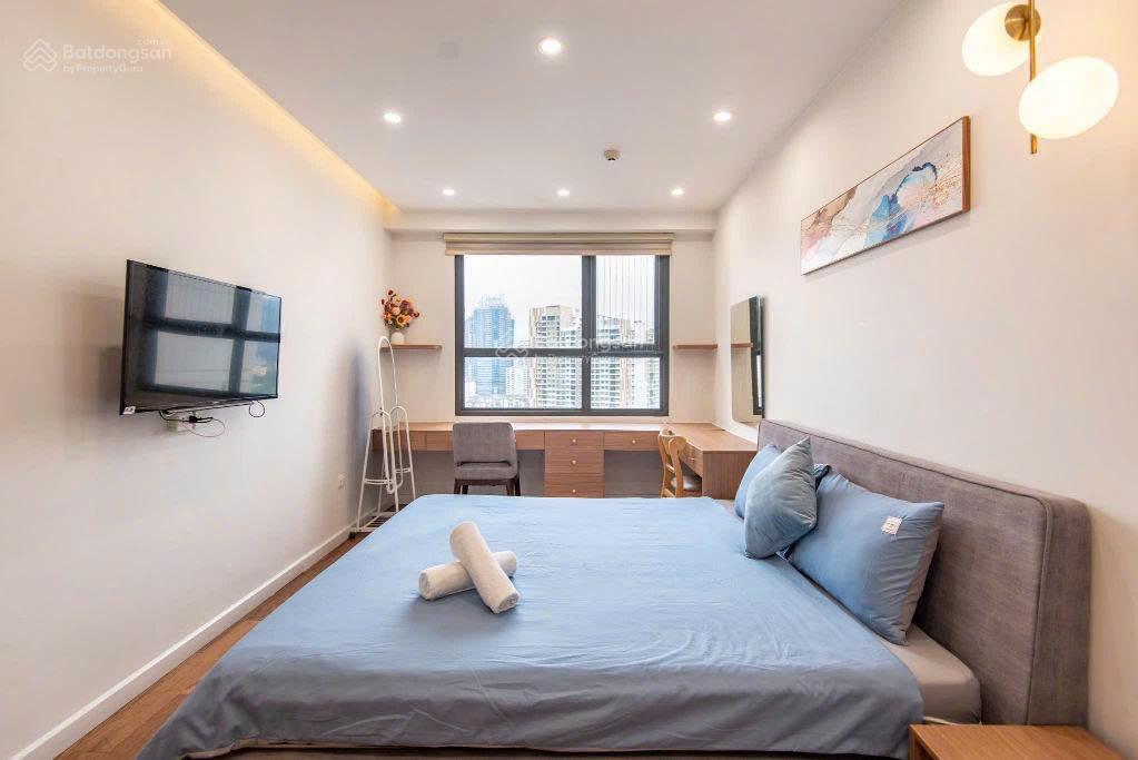 Căn 2 ngủ vinhomes d'capitale tại c3, dt 74m², view hồ đẹp  tầng trung  giá tốt 9 tỷ [full đồ]