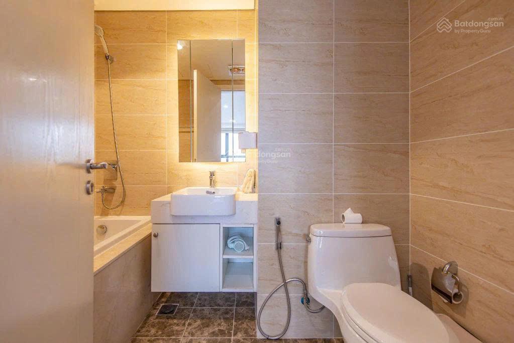 Căn 2 ngủ vinhomes d'capitale tại c3, dt 74m², view hồ đẹp  tầng trung  giá tốt 9 tỷ [full đồ]