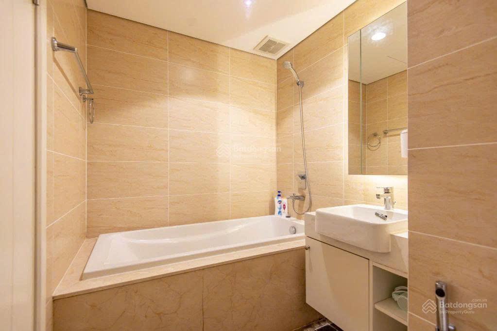 Căn 2 ngủ vinhomes d'capitale tại c3, dt 74m², view hồ đẹp  tầng trung  giá tốt 9 tỷ [full đồ]