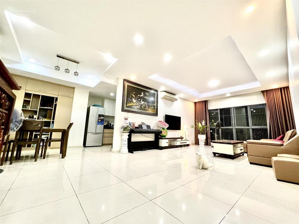 Mulberry lane  căn 3pn 132m2 siêu đẹp, nội thất đồng bộ có gu, giá bán 8.2 tỷ