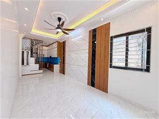 Chỉ 7.5 tỷ sở hữu nhà lô góc hiếm 5 tầng  gần mầm non lĩnh nam