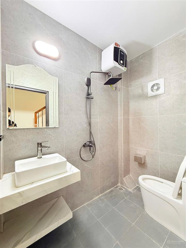 Hiếm! nhà 5tầng  đường 2 ô tô tránh  trước nhà thoáng sáng, ở cực thích chỉ 7.5 tỷ