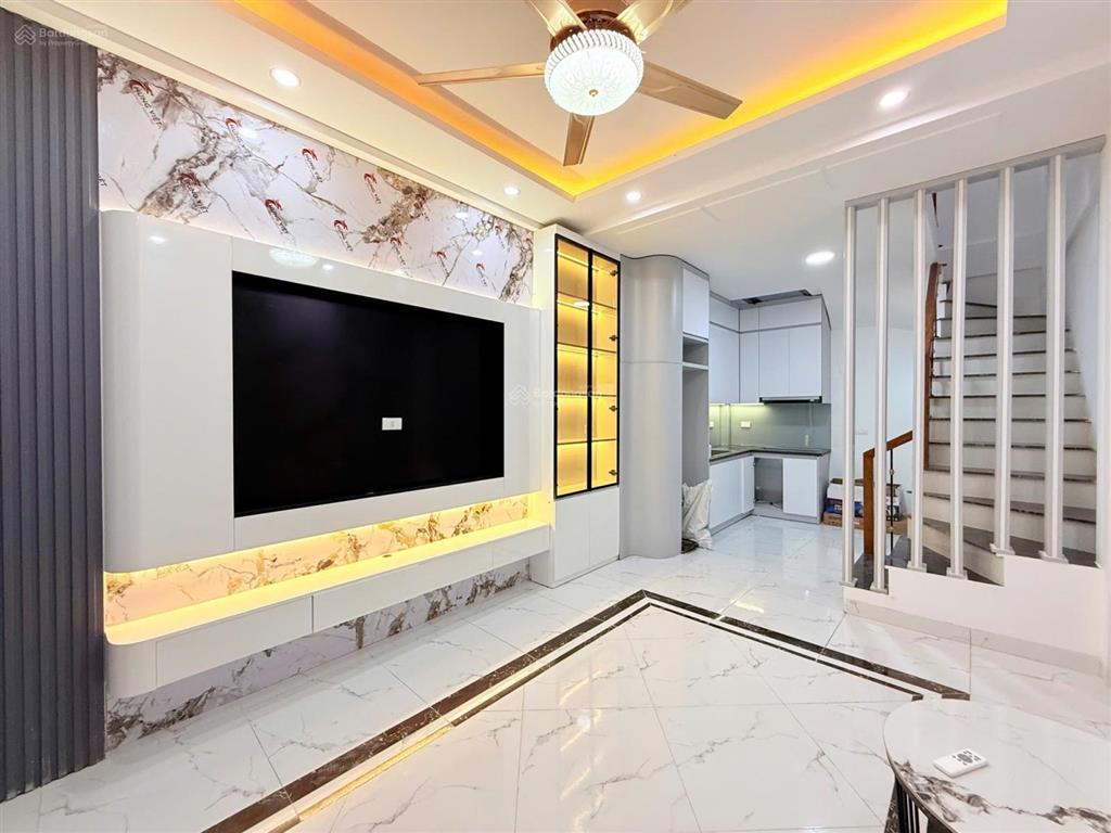 Hiếm! nhà 5tầng  đường 2 ô tô tránh  trước nhà thoáng sáng, ở cực thích chỉ 7.5 tỷ