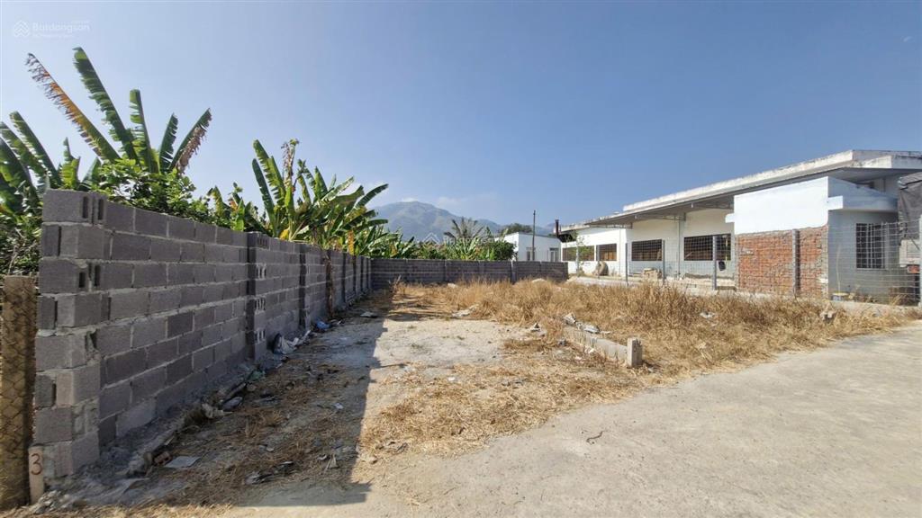 Gần hương lộ 46 (~50m), cách 23/10