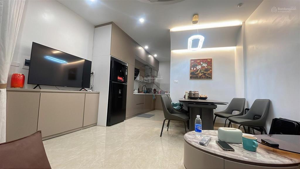 Mặt ngõ trần duy hưng,49m2, 5 tầng thang máy, mt 7m, full nội thất, ngay phố. 13,3 tỷ.