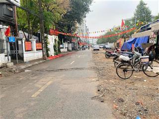 Bán đất nở hậu gần ngõ 193 phú diễn đi vào, mặt tiền rộng, ngõ ô tô ở yên tĩnh, xây nhà lên rất đẹp