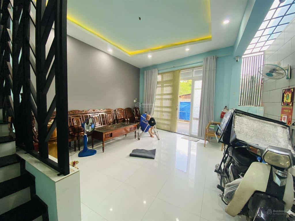 Nhà 3 tầng kiên cố  hxh 4.5m nguyễn duy trinh  full nội thất, dọn vào ở ngay, chỉ 7.5 tỷ!