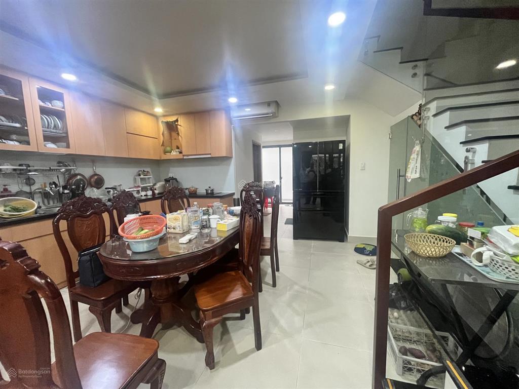 Mặt tiền đường 10m có lề, ngang 6m, hầm 2 ô tô  nhà 5 tầng khu đông thủ thiêm
