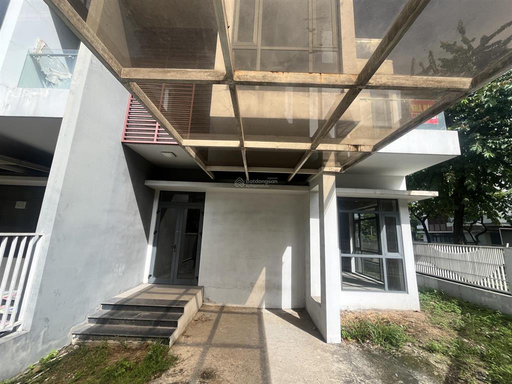 Lô góc 2 mặt tiền  phố đông village  ngang 10m, 187,5m2  giá 24,2 tỷ