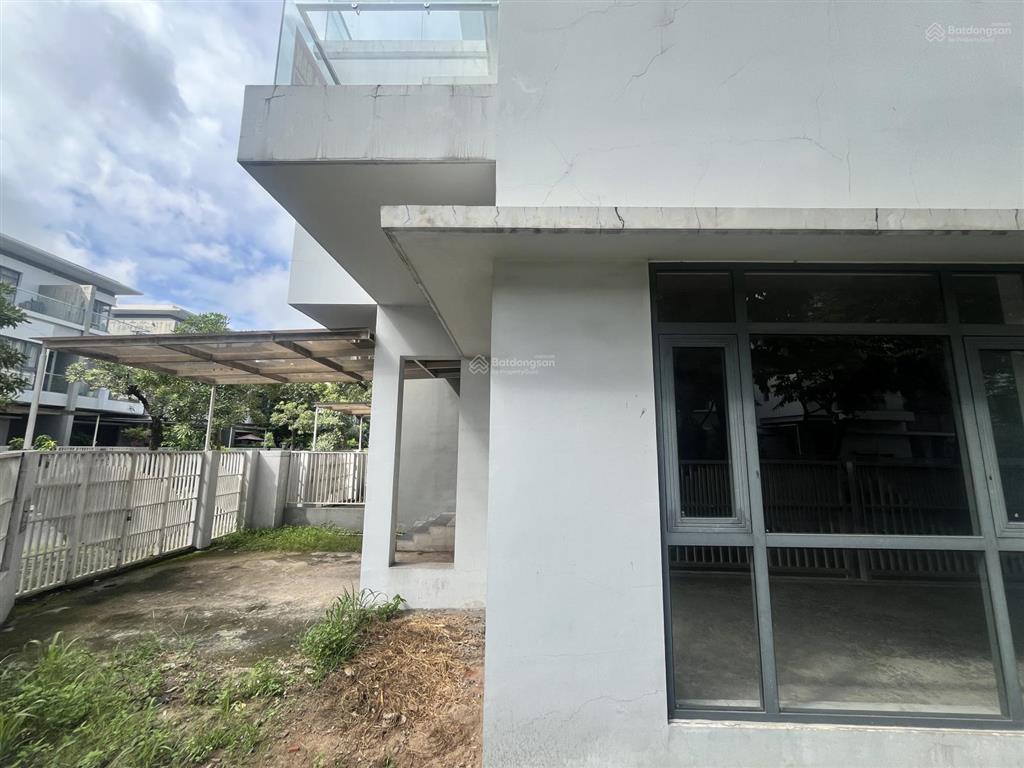Lô góc 2 mặt tiền  phố đông village  ngang 10m, 187,5m2  giá 24,2 tỷ