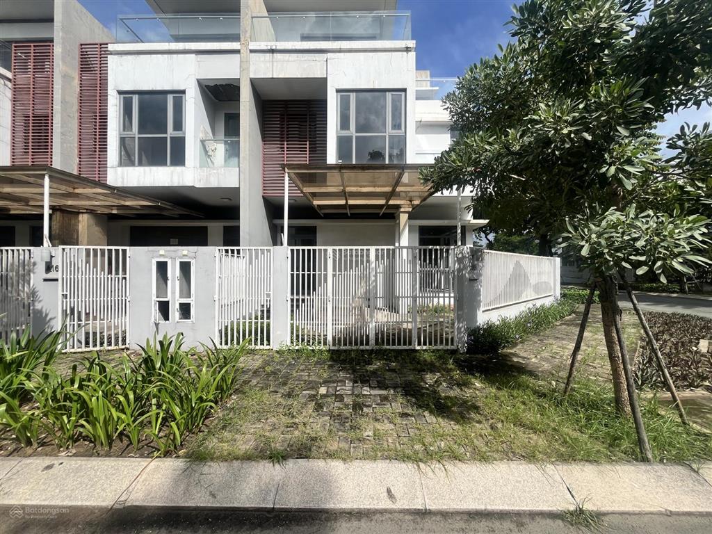 Lô góc 2 mặt tiền  phố đông village  ngang 10m, 187,5m2  giá 24,2 tỷ