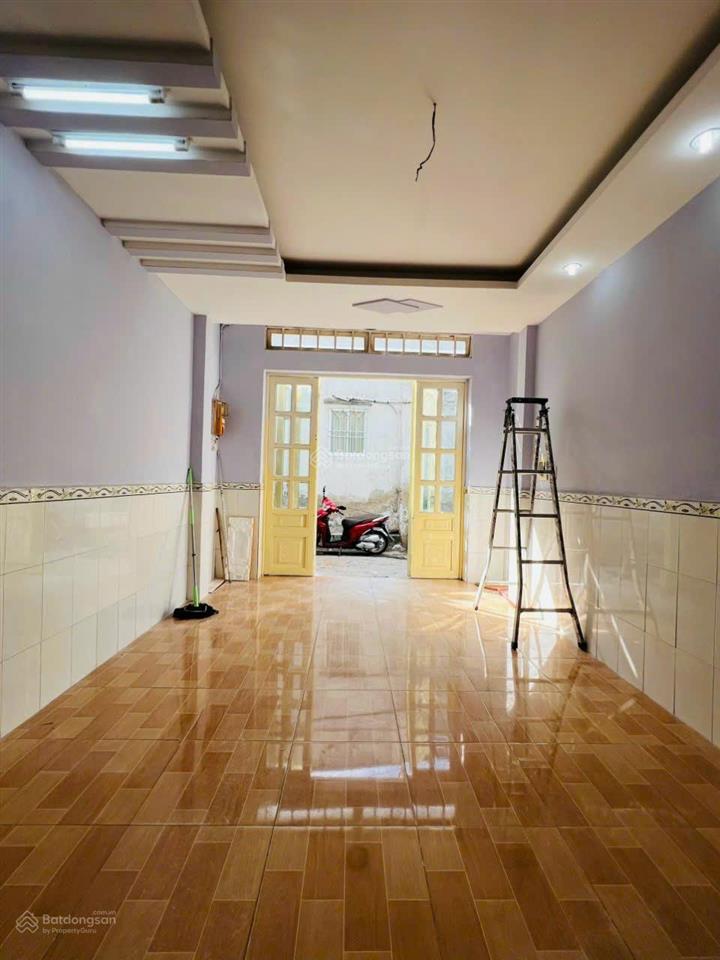 Hẻm ô tô  cách mặt tiền khoảng 5m  nhà 2 tầng giá 3,7 tỷ tại cát lái
