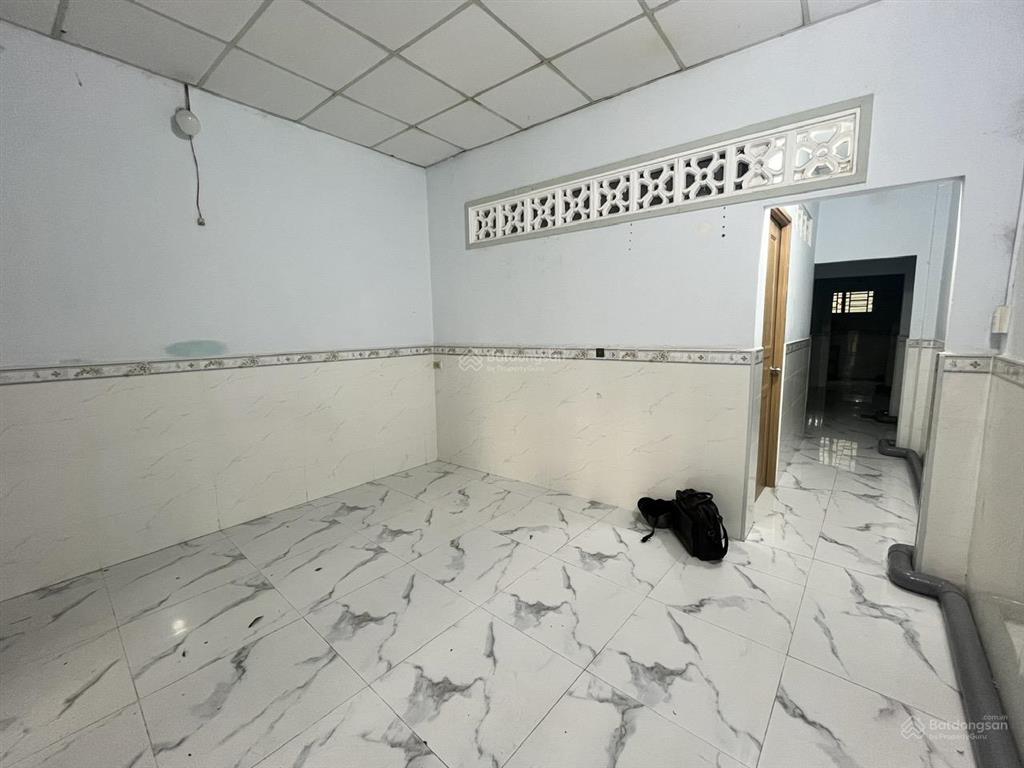 Mặt tiền đường 12m thông bàn cờ  đất nở hậu  bình trưng