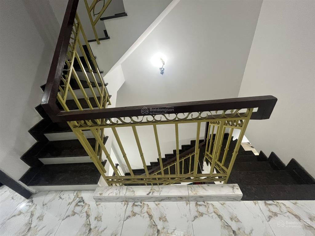 Nhà mới 4 tầng gần ngã tư phú nhuận  211,2m2 sàn  5pn  giá 9.1 tỷ