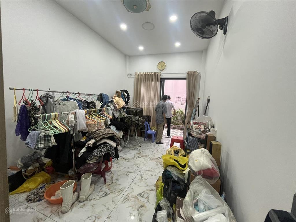 Nhà mới 4 tầng gần ngã tư phú nhuận  211,2m2 sàn  5pn  giá 9.1 tỷ