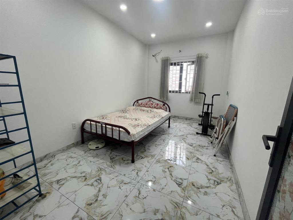 Nhà mới 4 tầng gần ngã tư phú nhuận  211,2m2 sàn  5pn  giá 9.1 tỷ