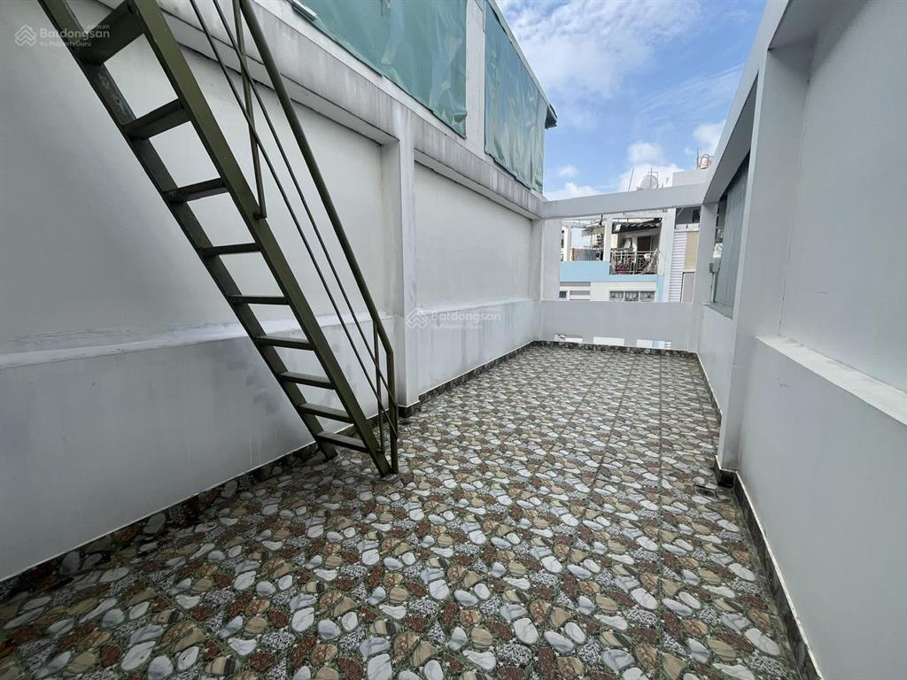 Nhà mới 4 tầng gần ngã tư phú nhuận  211,2m2 sàn  5pn  giá 9.1 tỷ