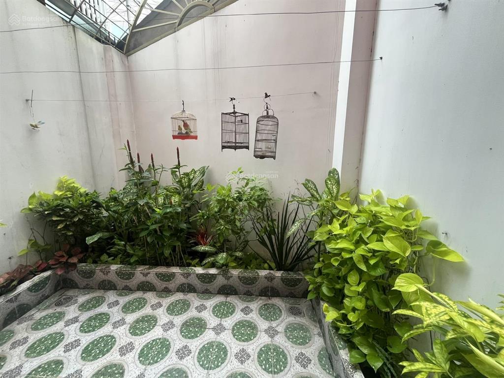 Nhà mới 4 tầng gần ngã tư phú nhuận  211,2m2 sàn  5pn  giá 9.1 tỷ