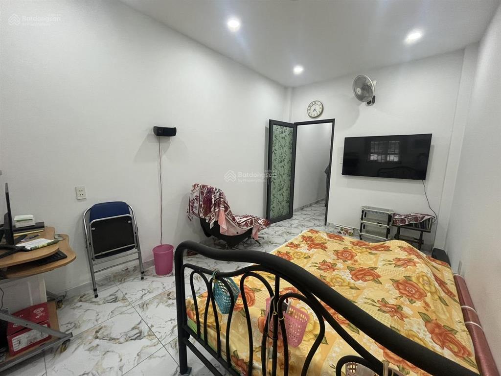 Nhà mới 4 tầng gần ngã tư phú nhuận  211,2m2 sàn  5pn  giá 9.1 tỷ